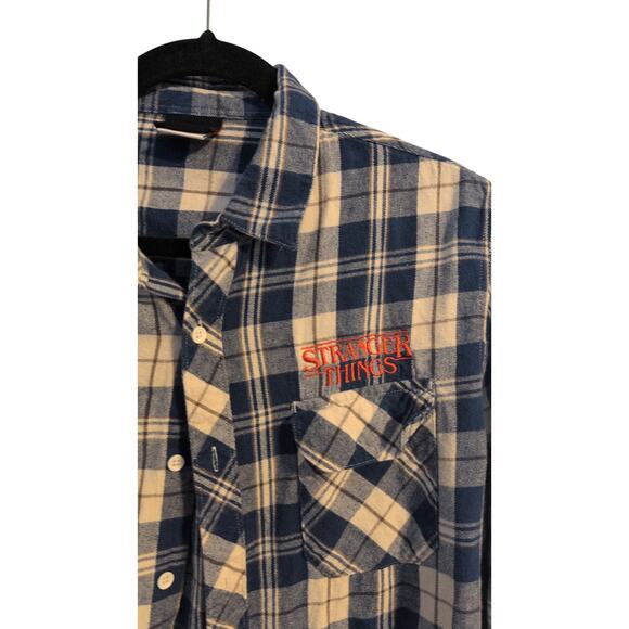 Netflix Stranger Things Plaid Flannel Button-Up Men’s M Blue & White Long Sleeve - Picture 2 of 3